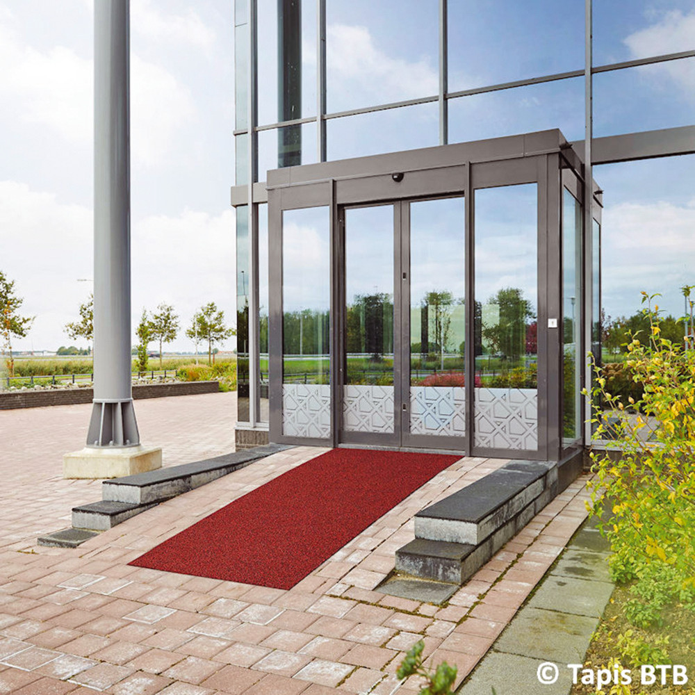 Tapis antidérapant rouge sur mesure largeur 2 m