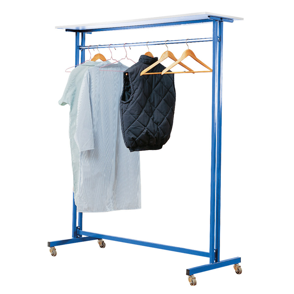 Penderie laquée bleue