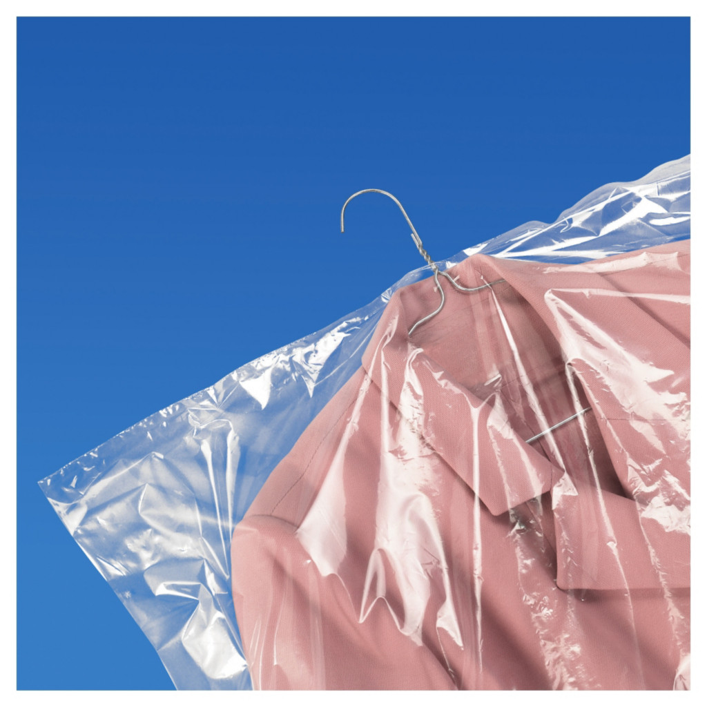 Housse plastique pour vêtements en rouleau