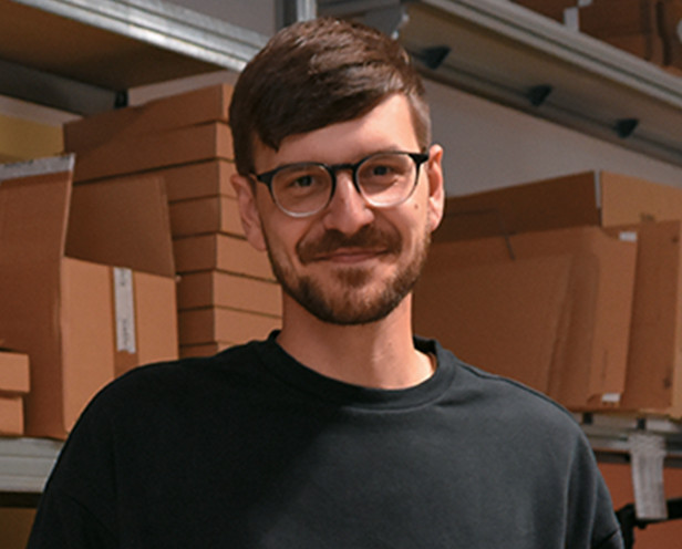 Sativa : Šlechtění rostlin a komerční pěstování