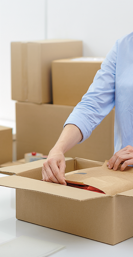 VERPACKUNGEN & VERSAND