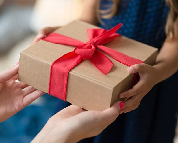 Sneller cadeaus inpakken: dé tips voor retailers