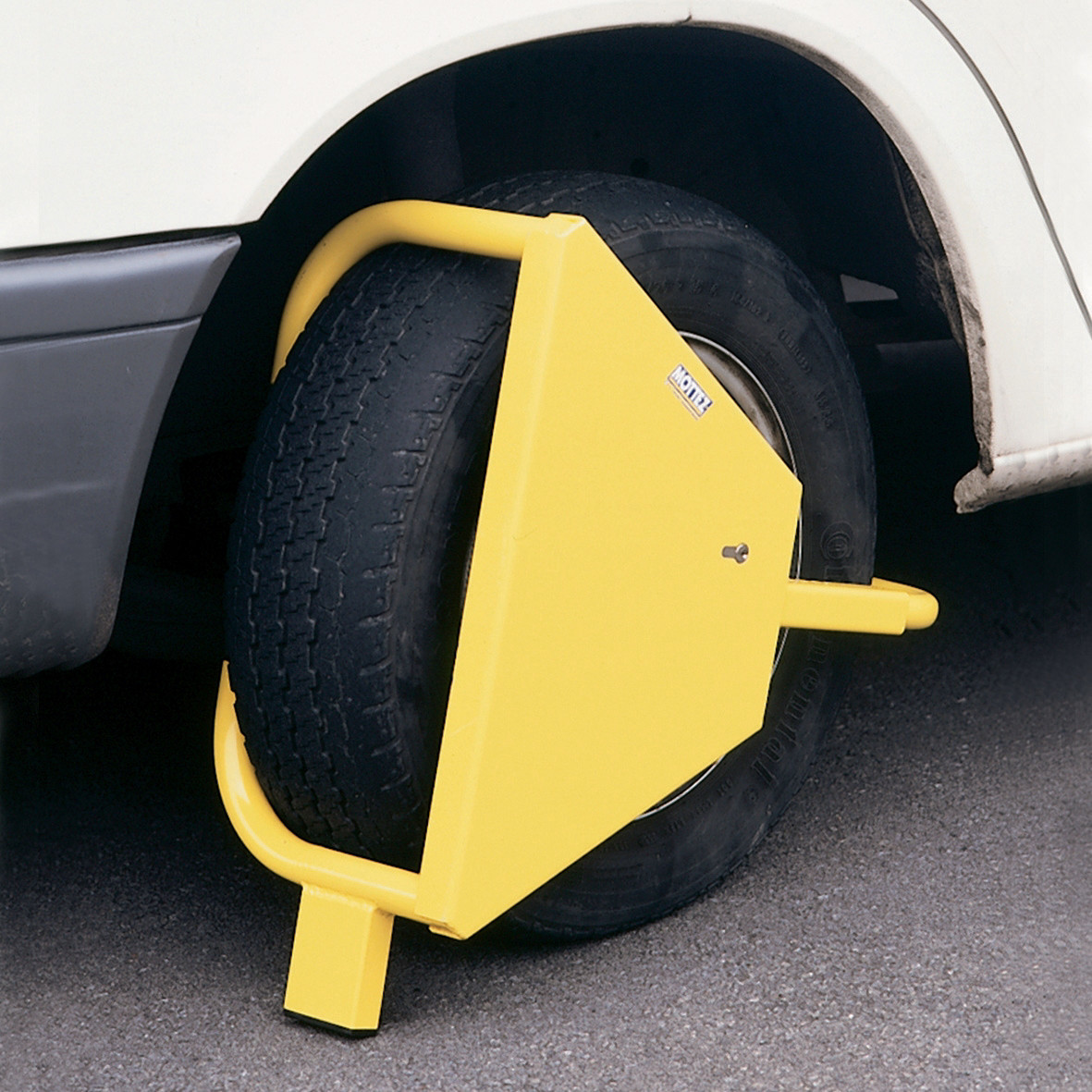 Antivol bloque-roue pour camionnette