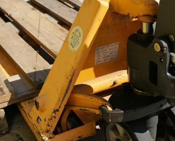 Comment choisir le transpalette adapté à vos besoins