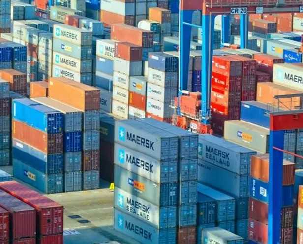 Guide des bacs gerbables pour votre entrepôt