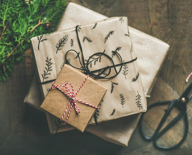 Gifting Etiquette: Exploring Brits’ Gift-Giving Habits