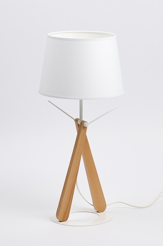 Aluminor Lampe de bureau Zazou - Ampoule Led E27 - 12W - Pied bois htre et socle acier laqu - Abat-jour blanc