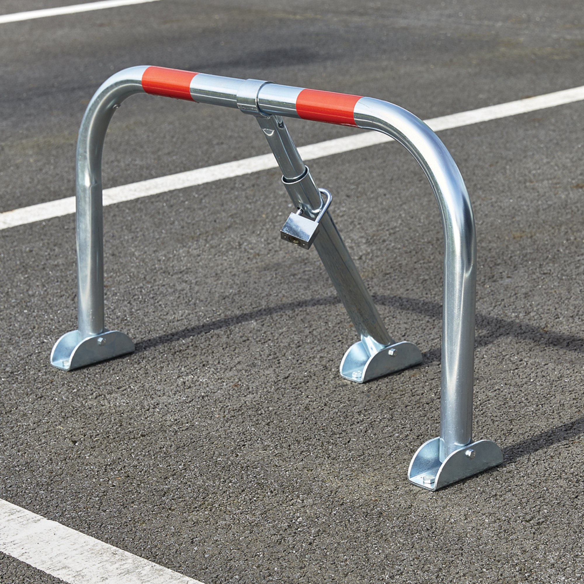 Barrière rabattable économique avec cadenas