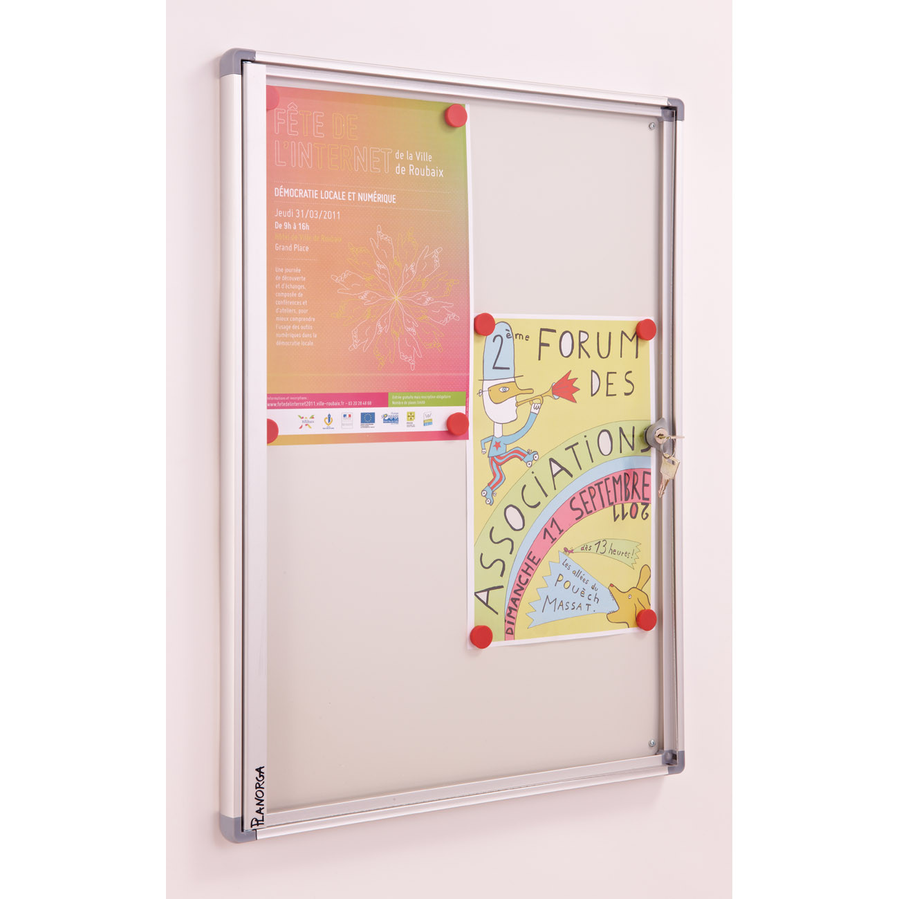 Planorga Vitrine d'intérieur NF Homa 6 feuilles A4 - Cadre alu - Fond métal