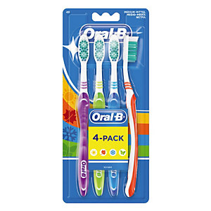 4 tandenborstels Oral B Complete  Medium