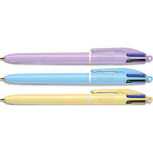 BIC Stylo bille rétractable 4 couleurs. Pointe 1,0mm. Corps pastel. Couleurs aléatoires jaune-mauve-bleu BIC Stylo bille rétractable 4 couleurs. Pointe 1,0mm. Corps pastel. Couleurs aléatoires jaune-mauve-bleu