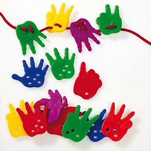 CULTURE CLUB Boîte de 72 mains à lacer L4 x H5 cm, avec 6 lacets coloris assortis