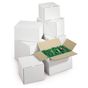 Fehér ötrétegű hullámkartonból készült lapos dobozok