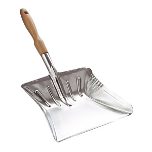 Gegalvaniseerd blik, houten handvat Gegalvaniseerd blik, houten handvat