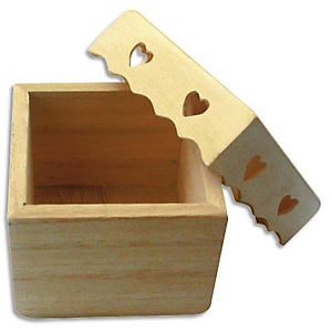 GRAINE CREATIVE Boîte carrée avec couvercle cœur en bois à peindre ou décorer format 70 x 70 mm GRAINE CREATIVE Boîte carrée avec couvercle cœur en bois à peindre ou décorer format 70 x 70 mm