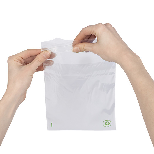 Kangoeroezak met druksluiting 50% gerecycled 23 x 32 cm - 1