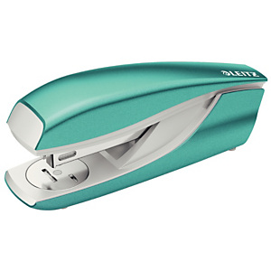 Leitz Agrafeuse de bureau Wow 5502 - Agrafes 24/6 et 26/6 - Capacité 30 feuilles - Menthe Leitz Agrafeuse de bureau Wow 5502 - Agrafes 24/6 et 26/6 - Capacité 30 feuilles - Menthe