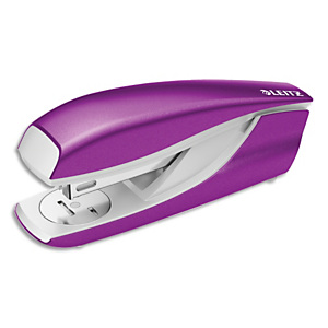 LEITZ Agrafeuse NEXXT Violet - En métal - Capacité 30 feuilles - Agrafes 24/6 - Livrée en Boîte LEITZ Agrafeuse NEXXT Violet - En métal - Capacité 30 feuilles - Agrafes 24/6 - Livrée en Boîte