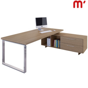 Linea Executive Postazione manager, 225 x 170 x 74 cm, Piano Noce Castagno, Gambe metalliche Effetto Cromo Linea Executive Postazione manager, 225 x 170 x 74 cm, Piano Noce Castagno, Gambe metalliche Effetto Cromo