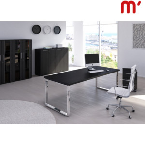 Linea Executive Scrivania direzionale, 180 x 90 x 74 cm, Piano melaminico Nero Venato, Gambe metalliche Effetto Cromo Linea Executive Scrivania direzionale, 180 x 90 x 74 cm, Piano melaminico Nero Venato, Gambe metalliche Effetto Cromo