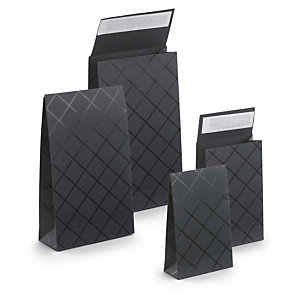 Pochette cadeau papier mat noir à fermeture adhésive 10x4x15,7 cm