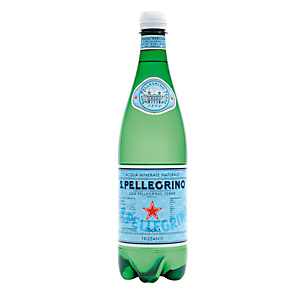 SAN PELLEGRINO Acqua minerale Frizzante Bottiglia 50% R-PET, 750 ml (confezione 6 pezzi) SAN PELLEGRINO Acqua minerale Frizzante Bottiglia 50% R-PET, 750 ml (confezione 6 pezzi)
