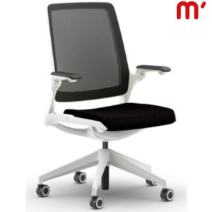 Sedia operativa ergonomica Spice con braccioli, Tessuto Salò ignifugo, Struttura Bianca, Schienale e Sedile Neri Sedia operativa ergonomica Spice con braccioli, Tessuto Salò ignifugo, Struttura Bianca, Schienale e Sedile Neri