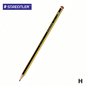 Staedtler Noris 120 Matita in grafite, Mina H, Fusto esagonale giallo e nero (confezione 12 pezzi) Staedtler Noris 120 Matita in grafite, Mina H, Fusto esagonale giallo e nero (confezione 12 pezzi)