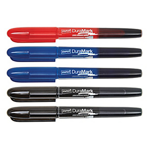 Staples DuraMark Rotulador permanente de tinta líquida, punta ojival, ancho de línea de 1 a 3 mm, tinta no tóxica, colores variados: negro, azul y rojo Staples DuraMark Rotulador permanente de tinta líquida, punta ojival, ancho de línea de 1 a 3 mm, tinta no tóxica, colores variados: negro, azul y rojo