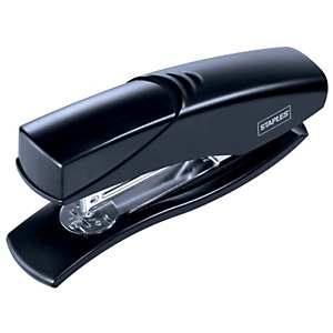Staples Grapadora manual, tira completa, negro Staples Grapadora manual, tira completa, negro