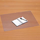 Staples Vade de escritorio, plástico, 630 x 500 mm, transparente Staples Vade de escritorio, plástico, 630 x 500 mm, transparente