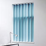 Store à bandes verticales sur mesure, lames largeur 127 mm en polyester occultant coloris bleu Store à bandes verticales sur mesure, lames largeur 127 mm en polyester occultant coloris bleu