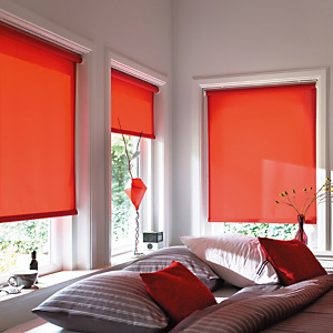Store enrouleur sur mesure, tissu polyester tamisant, coloris rouge Store enrouleur sur mesure, tissu polyester tamisant, coloris rouge