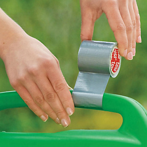 tesa® Extra Power Nastro isolante universale, 48 mm x 50 m, Rinforzato in tessuto, Argento (confezione 6 rotoli) tesa® Extra Power Nastro isolante universale, 48 mm x 50 m, Rinforzato in tessuto, Argento (confezione 6 rotoli)