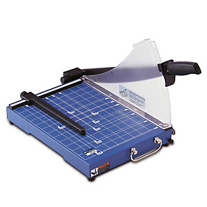 TITANIUM Taglierina a leva 3023 - A4 - 385x405x410 mm - 310 mm (A4) - capacitA' taglio 20 fg - con blocca lama - blu TITANIUM Taglierina a leva 3023 - A4 - 385x405x410 mm - 310 mm (A4) - capacitA' taglio 20 fg - con blocca lama - blu