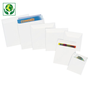Vierkante envelop in wit offsetpapier, met zelfklevende sluiting en beschermstrip