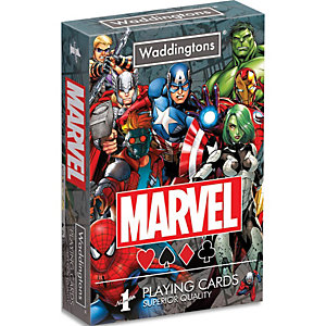 WINNING MOVES Jeu de 54 cartes personnalisées aux couleurs des héros Marvel