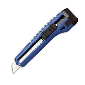 WONDAY Cutter plastique, autobloquant, 15,5 cm, utilise des lames 18 mm, livré avec 6 lames WONDAY Cutter plastique, autobloquant, 15,5 cm, utilise des lames 18 mm, livré avec 6 lames